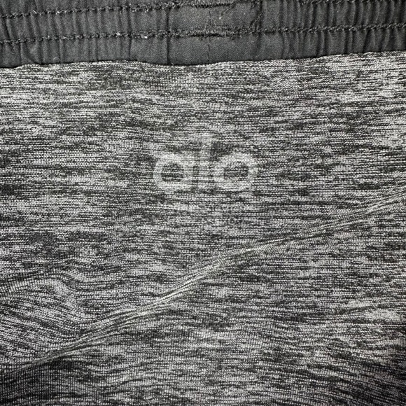 Alo Yoga 2-in-1 Athletic Shorts Men Large Black Grey Built-in Leggings Gym Run - Picture 5 of 9